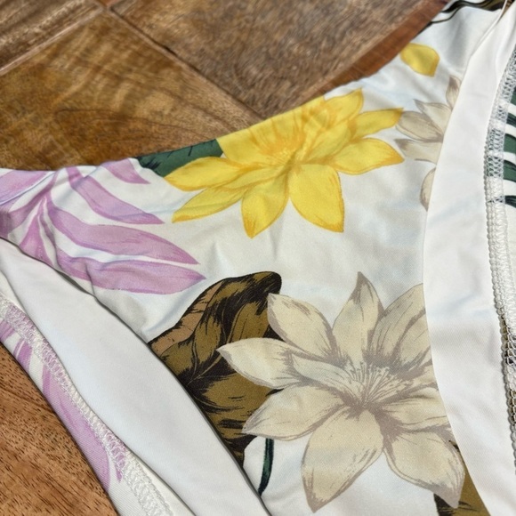 NWT Vitamin A California High Leg Soleil Tropical Floral Printed Bottom - Picture 4 of 6